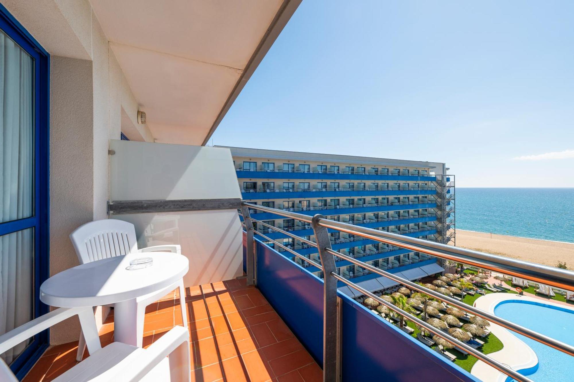 Hotel Tahití Playa Santa Susanna Exterior foto